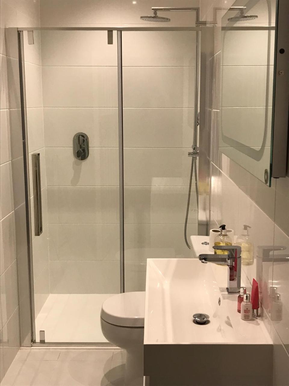 Borough Court Guest House Hook  Ngoại thất bức ảnh